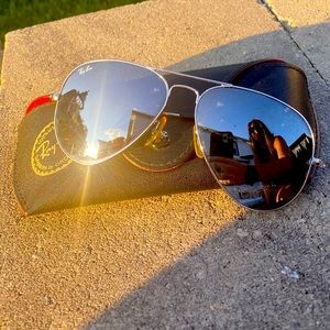 Ray-ban sunglasses! In excellent condition!!!